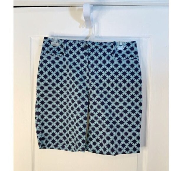 Talbots Petite Geometric Print Casual Summer Bermuda Shorts - Picture 2 of 8